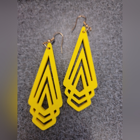 Jewelry - Chic Yellow Geometric Earrings